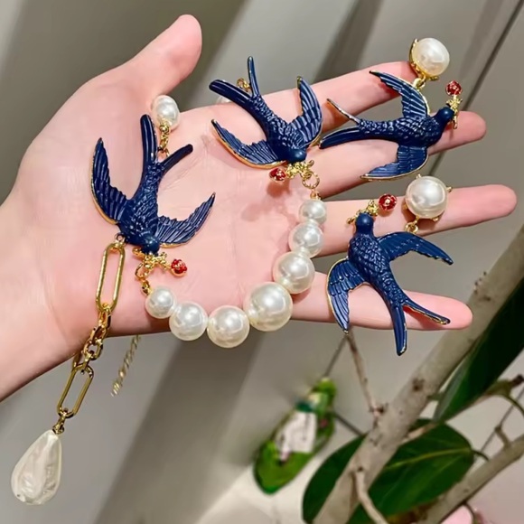 Vintage Swallow Pearl Gold Couture Necklace Earrings Set - Picture 15 of 16